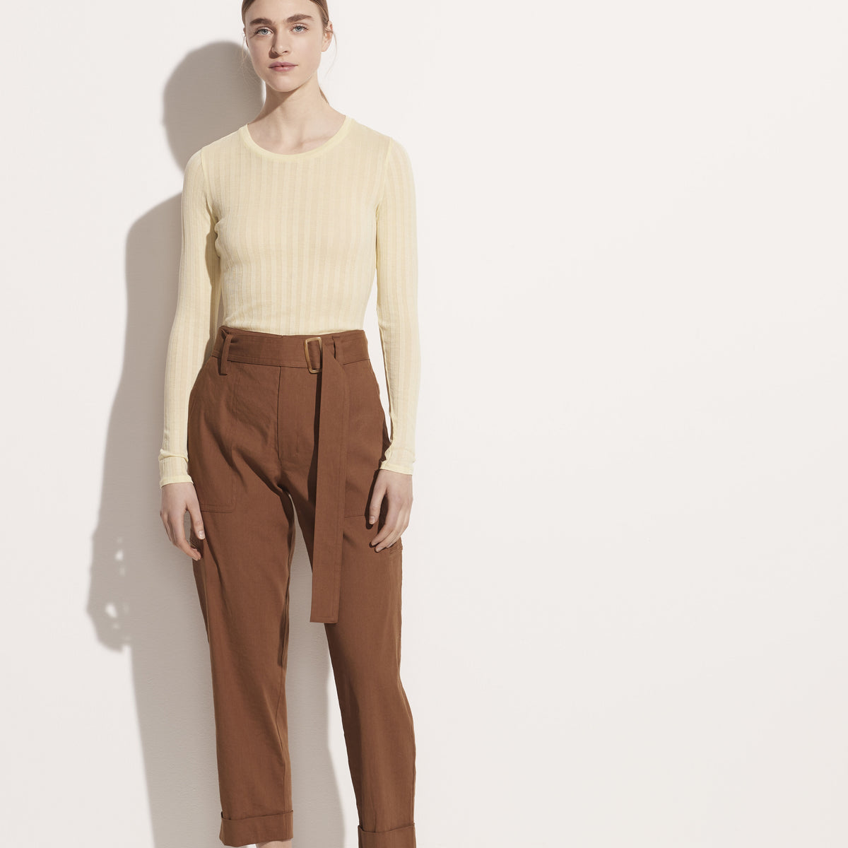 Vince_BeltedLinenPant_Pecan_12